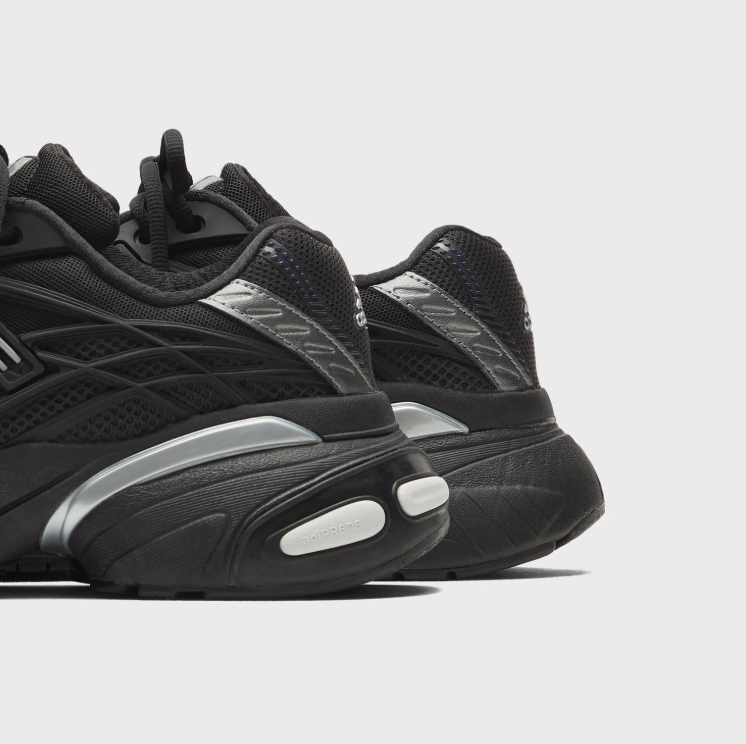 Adidas Sneaker – Triple Black/Silver