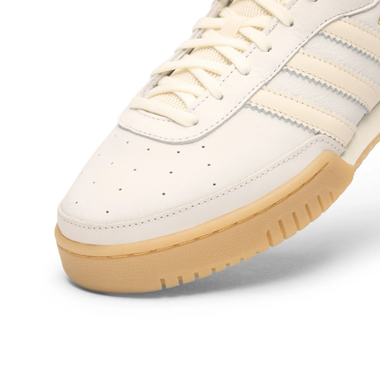 Adidas Court Sneaker – Off White/Gum